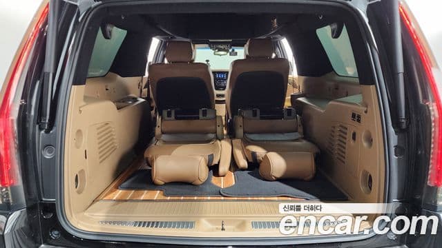 Cadillac Escalade 2018 — ფოტო 7/37