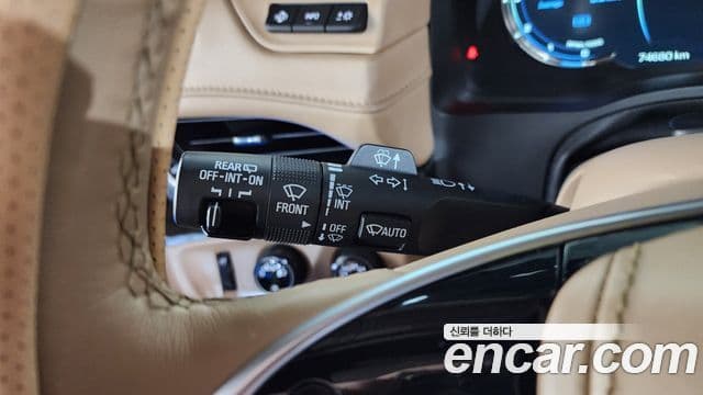 Cadillac Escalade 2018 — ფოტო 4/37