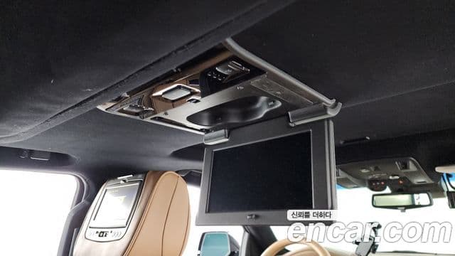 Cadillac Escalade 2018 — ფოტო 27/37