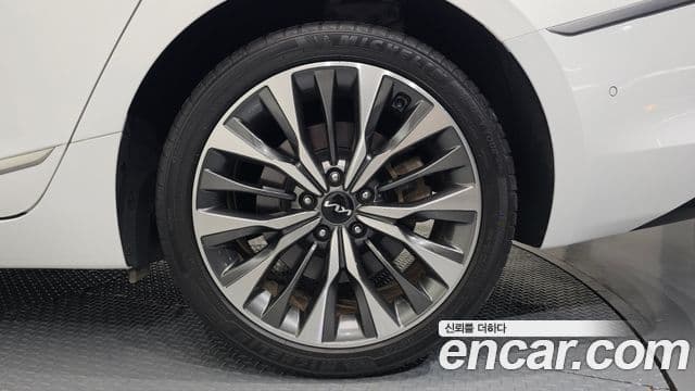 Kia K8 2023 — Şəkil 20/32