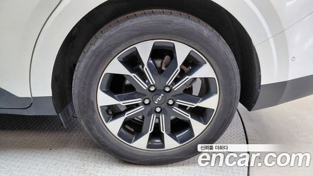 Kia Carnival 2022 — Şəkil 23/34