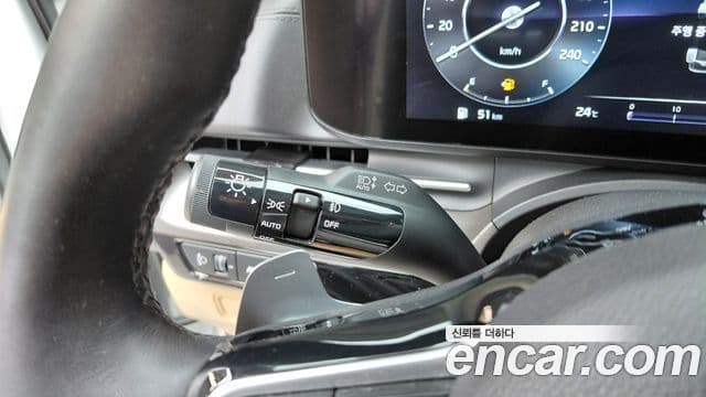 Kia Carnival 2022 — Şəkil 31/34
