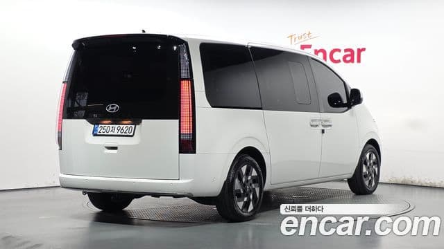 Hyundai Staria 2026 — Фото 2/20