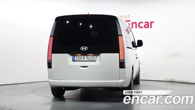 Hyundai Staria 2026 — Фото 4/20