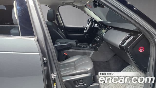 Land Rover Discovery 5 2018 — Photo 3/20