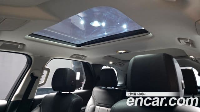Land Rover Discovery 5 2018 — Photo 10/20
