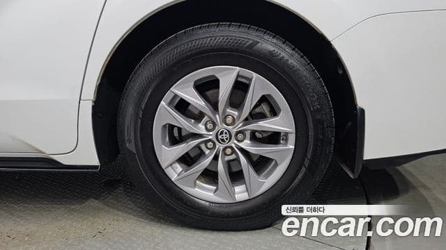 Toyota Sienna 2022 — Photo 36/37