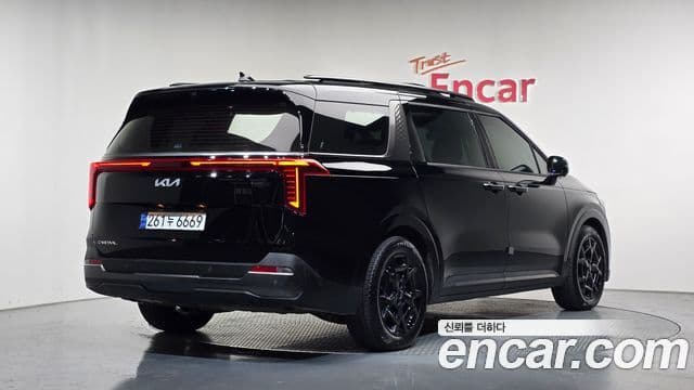 Kia Carnival 2024 — Фото 2/20