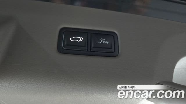 Kia Carnival 2024 — Фото 17/20