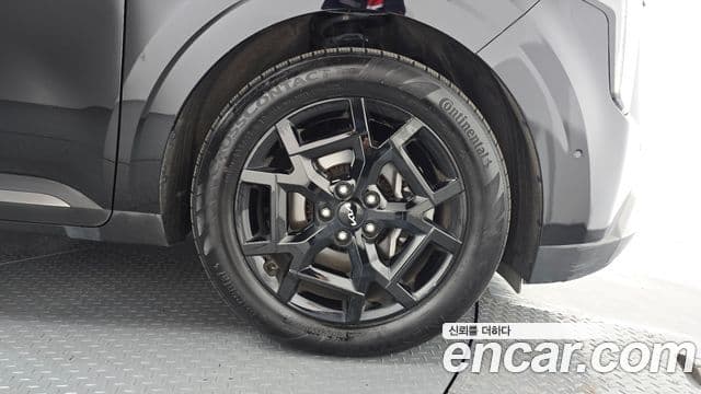 Kia Carnival 2024 — Photo 18/32