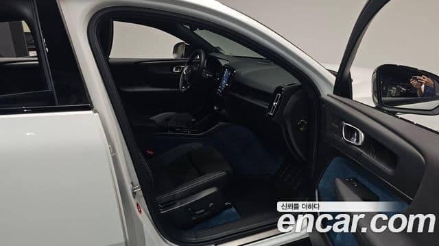 Volvo C40 Recharge 2024 — Photo 12/34