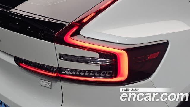 Volvo C40 Recharge 2024 — Photo 9/34