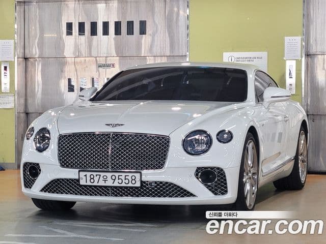 Bentley Continental GT 2022 — Photo 4/19