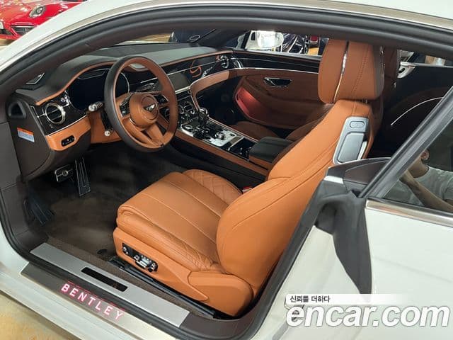 Bentley Continental GT 2022 — Photo 5/19