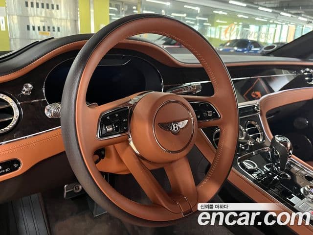 Bentley Continental GT 2022 — Photo 3/19