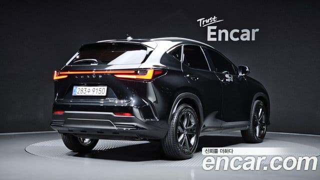 Lexus NX350h 2025 — Фото 1/20