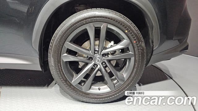 Lexus NX350h 2025 — Photo 32/34