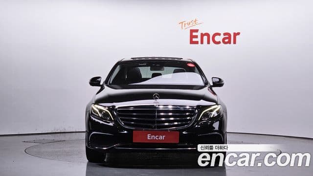 Mercedes-Benz E-Class 2018 — Şəkil 15/20
