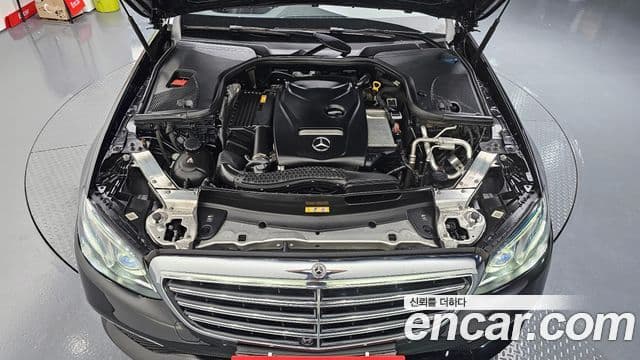Mercedes-Benz E-Class 2018 — Şəkil 14/20