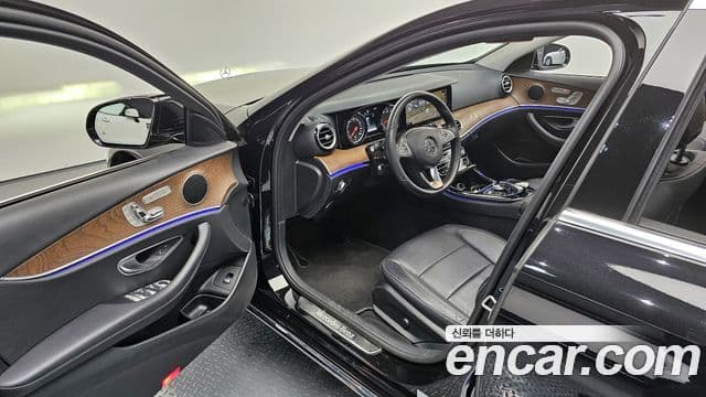 Mercedes-Benz E-Class 2018 — Şəkil 12/20