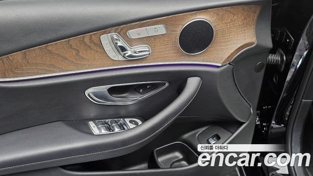 Mercedes-Benz E-Class 2018 — Şəkil 13/20