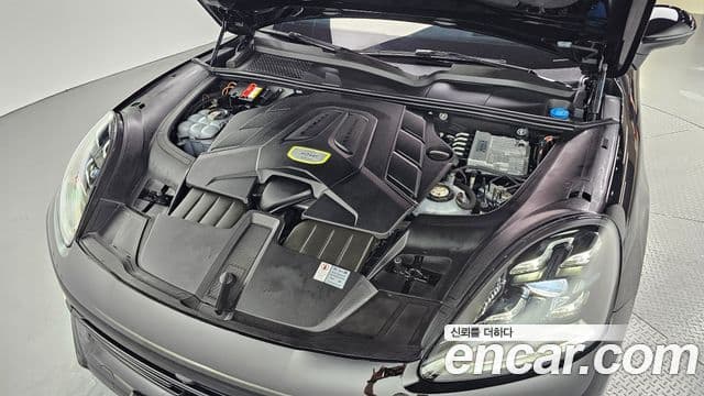 Porsche Cayenne 2020 — ფოტო 6/20