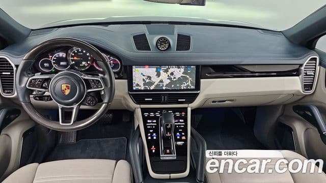 Porsche Cayenne 2020 — ფოტო 7/20
