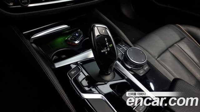 BMW 5 Series 2018 — Фото 9/20