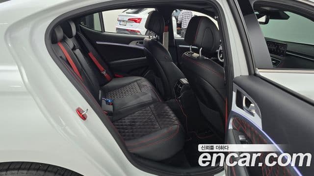 Genesis G70 2021 — ფოტო 18/20