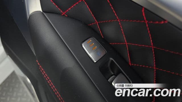 Genesis G70 2021 — ფოტო 13/20