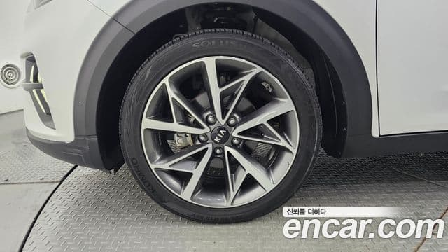 Kia Niro 2020 — Şəkil 18/20