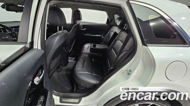 Kia Niro 2020 — Şəkil 17/20