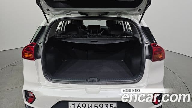 Kia Niro 2020 — Şəkil 12/20