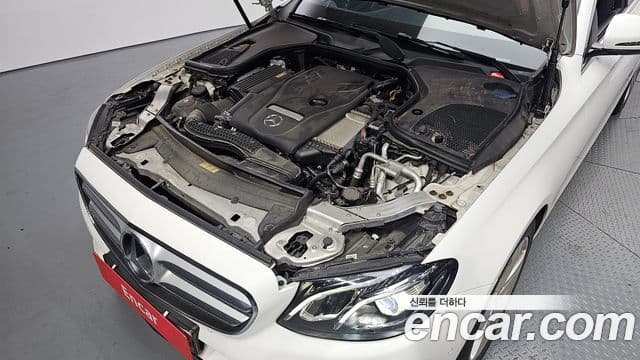 Mercedes-Benz E-Class 2018 — Şəkil 11/20