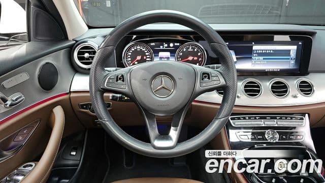 Mercedes-Benz E-Class 2018 — Şəkil 10/20