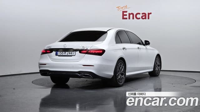 Mercedes-Benz E-Class 2023 — Şəkil 1/20