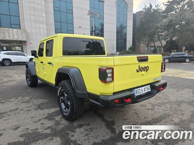 Jeep Gladiator 2023 — ფოტო 2/20