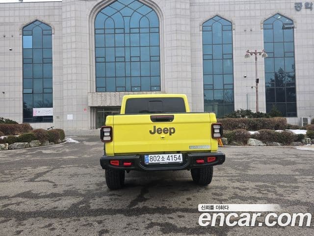 Jeep Gladiator 2023 — ფოტო 4/20
