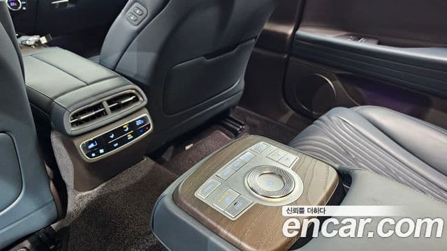Genesis Electrified G80 2021 — ფოტო 19/20