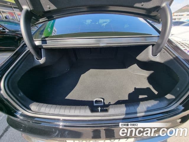 Hyundai Grandeur 2023 — Фото 15/20