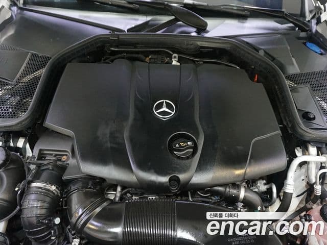 Mercedes-Benz C-Class 2018 — ფოტო 16/20
