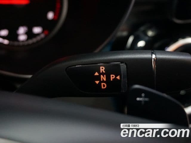 Mercedes-Benz C-Class 2018 — ფოტო 19/20