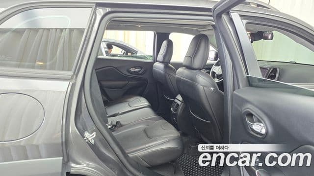 Jeep Cherokee 2020 — Şəkil 12/20