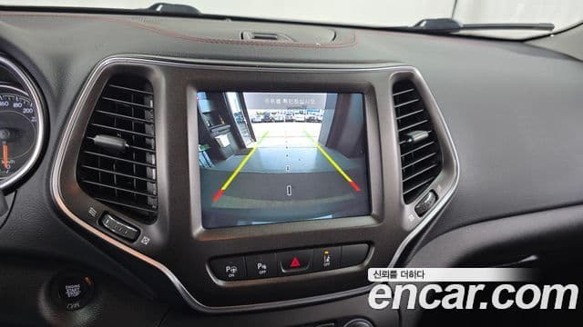 Jeep Cherokee 2020 — Şəkil 15/20
