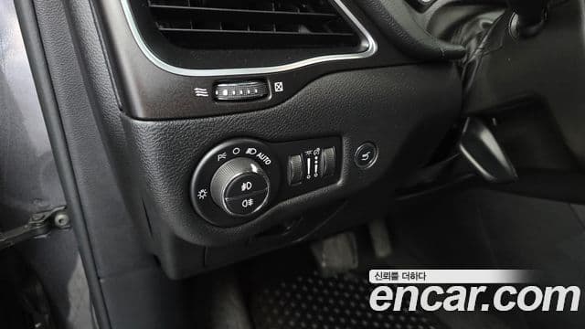 Jeep Cherokee 2020 — Şəkil 17/20