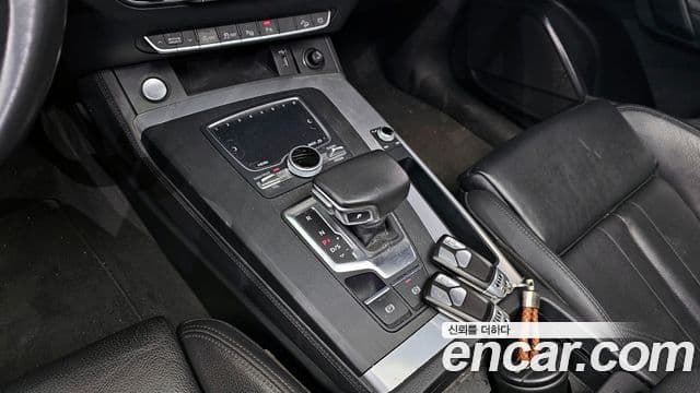 Audi Q5 2020 — Şəkil 9/20