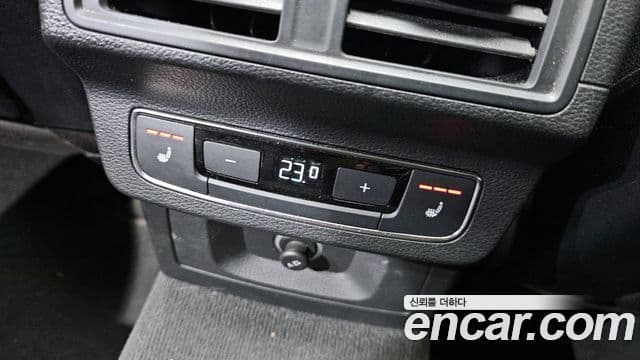 Audi Q5 2020 — Şəkil 17/20