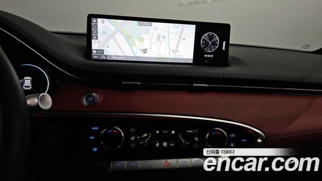 Genesis GV70 2021 — Şəkil 14/20