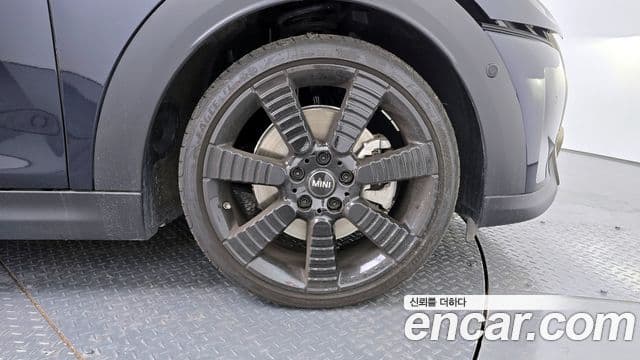Mini Cooper S Convertible 2024 — ფოტო 5/20