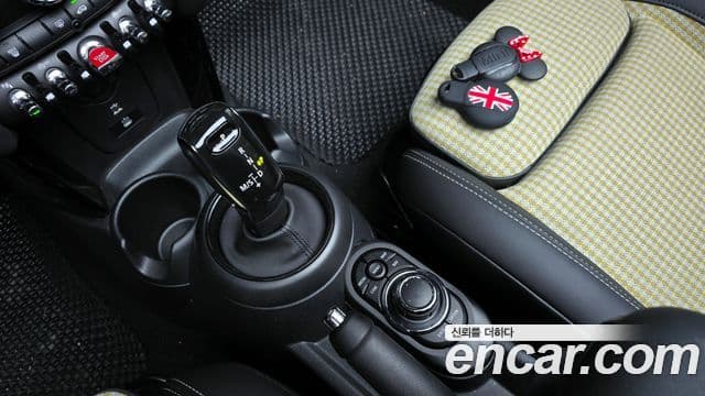 Mini Cooper S Convertible 2024 — ფოტო 9/20